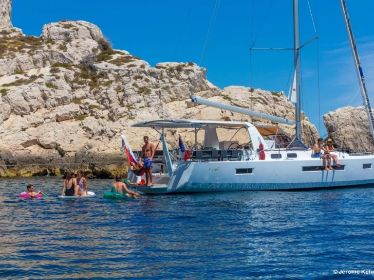 Sailboat to hire Saint George's at the best price