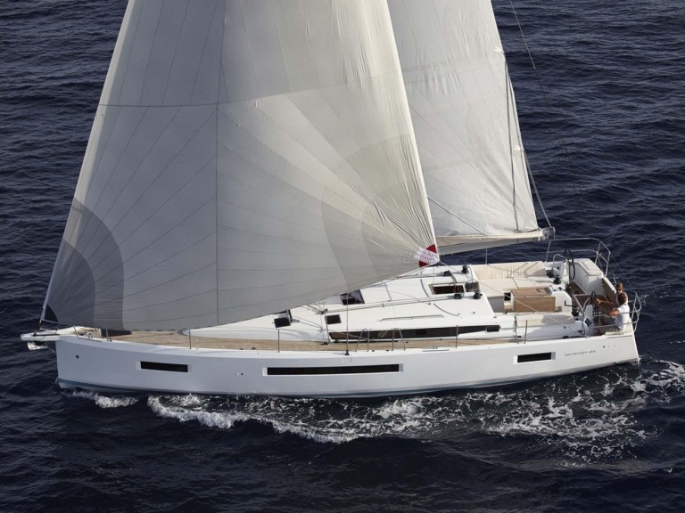 Hire a Jeanneau Sun Odyssey 490 Nikiána