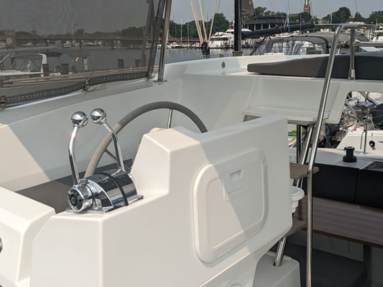 Charter a Fountaine Pajot Astrea 42 in Marsh Harbour on Samboat