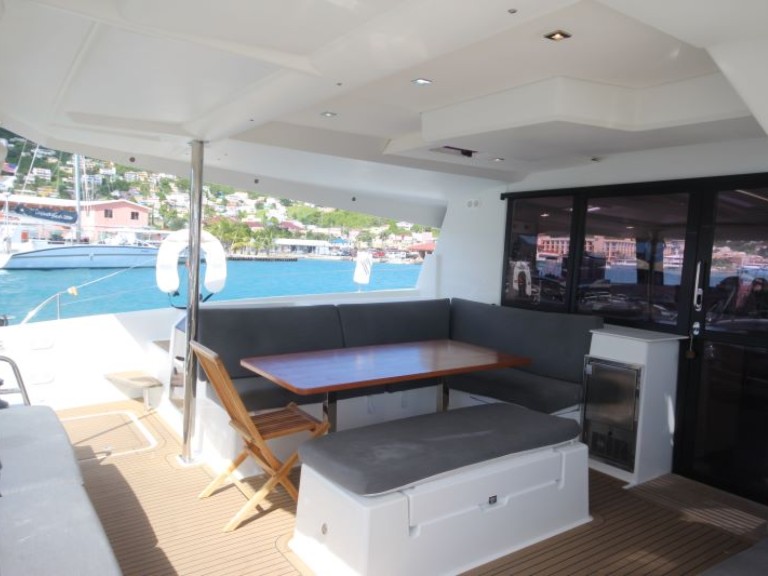 Yacht charter Frenchtown - Fountaine Pajot Saona 47 on SamBoat