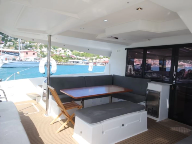 Yacht charter Frenchtown - Fountaine Pajot Saona 47 on SamBoat