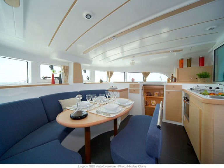 Yacht charter Lefkáda - Lagoon Lagoon 380 on SamBoat