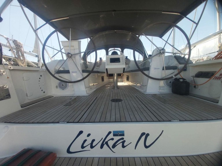 Hire a Bavaria Cruiser 41 Split
