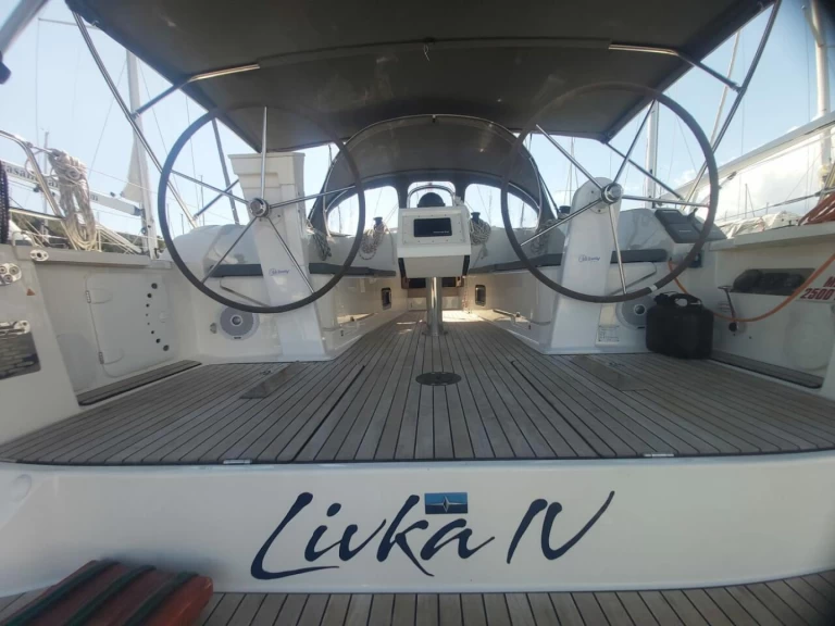 Hire a Bavaria Cruiser 41 Split