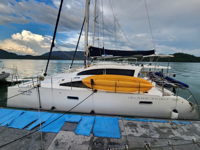Hire a Island Spirit Yachts Island Spirit 38 - 4 cab. Ko Chang (Koh Chang)