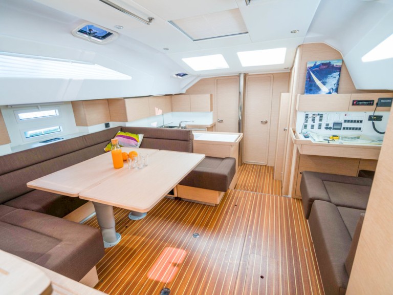 Hire Sailboat with or without skipper Elan Biograd na Moru