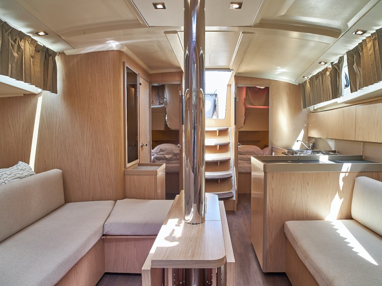 Hire Sailboat Bénéteau with a boat licence