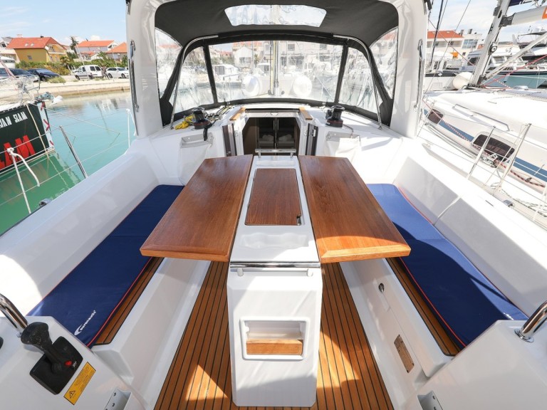 Yacht charter Biograd na Moru - Bénéteau Oceanis 35.1 on SamBoat