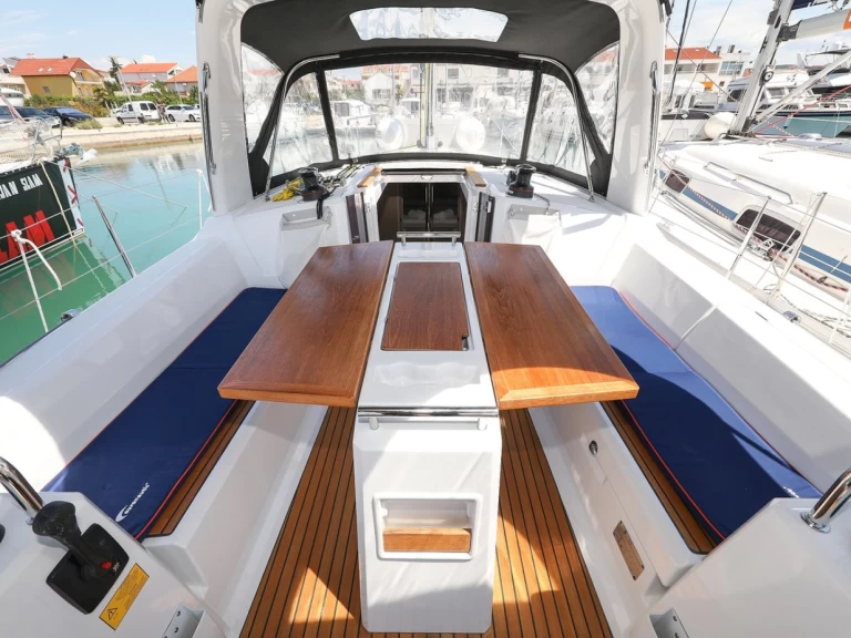 Yacht charter Biograd na Moru - Bénéteau Oceanis 35.1 on SamBoat