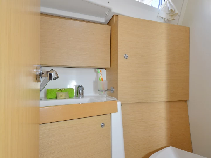 Hire Sailboat Bénéteau with a boat licence