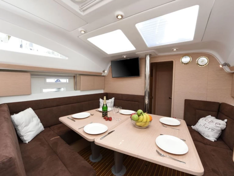 Hire Sailboat with or without skipper Elan Zadar