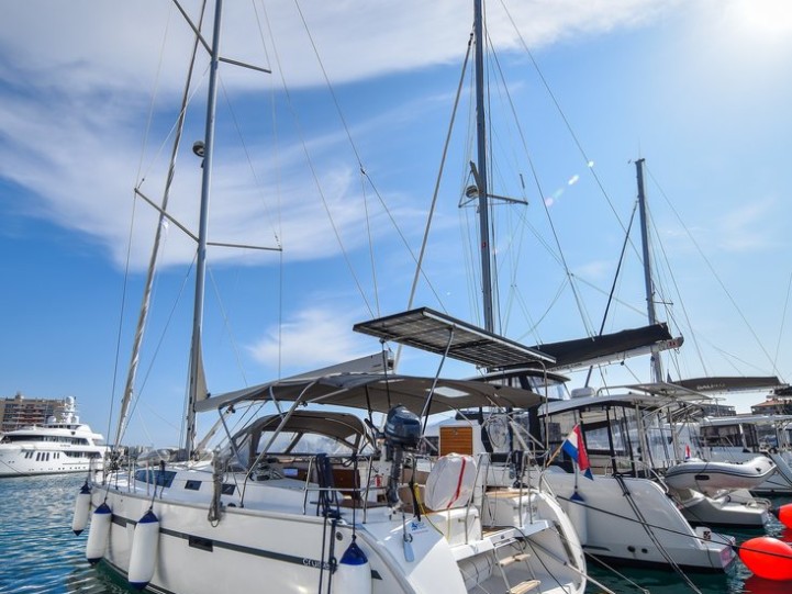Sailboat to hire Zadar at the best price