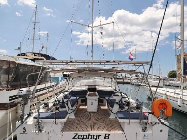 Charter a Bénéteau Oceanis 51.1 in Zadar on Samboat