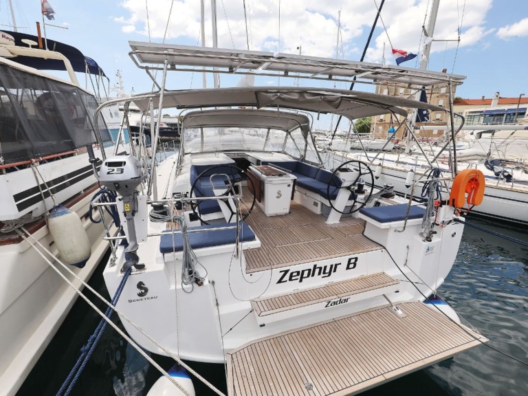 Hire Sailboat Bénéteau with a boat licence