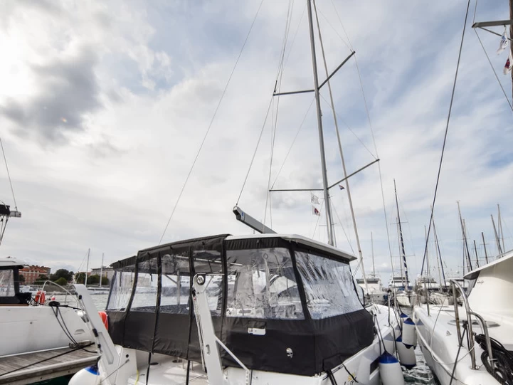 Hire a Jeanneau Sun Loft 47 Zadar