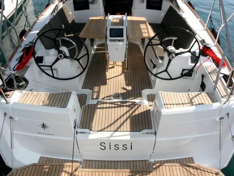 Sailboat hire in Punat - Jeanneau Sun Odyssey 389