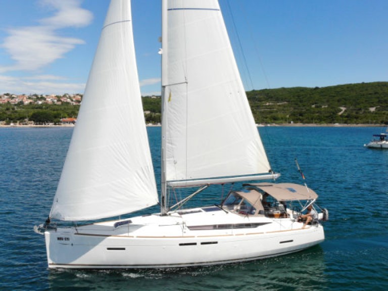Hire Sailboat with or without skipper Jeanneau Punat