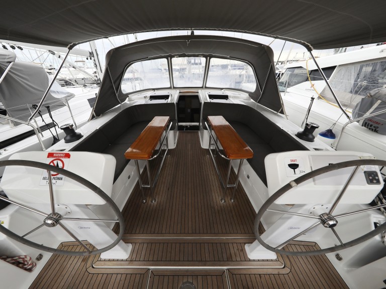 Charter a Hanse Hanse 508 in Biograd na Moru on Samboat