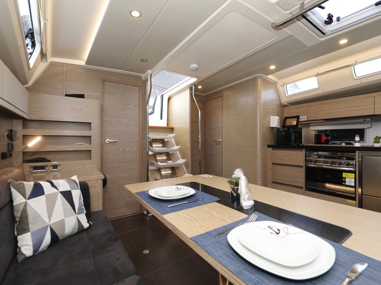 Hire Sailboat Hanse with a boat licence