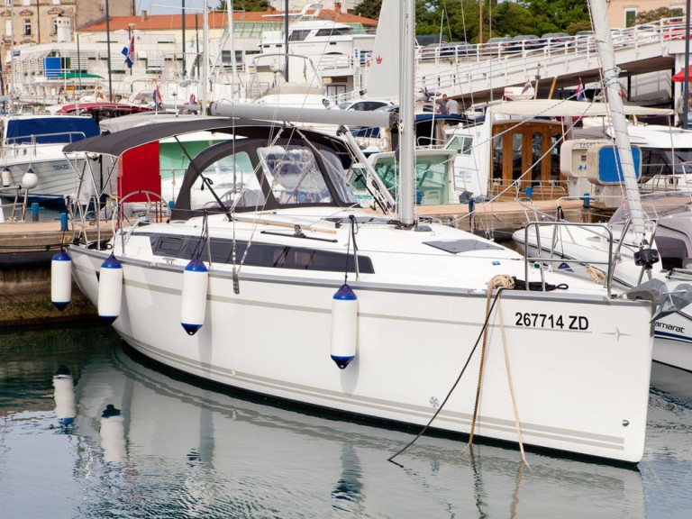 Yacht hire Zadar cheap Cruiser 34 Style
