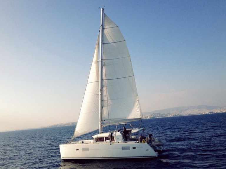 Catamaran hire in Alimos - Lagoon Lagoon 400