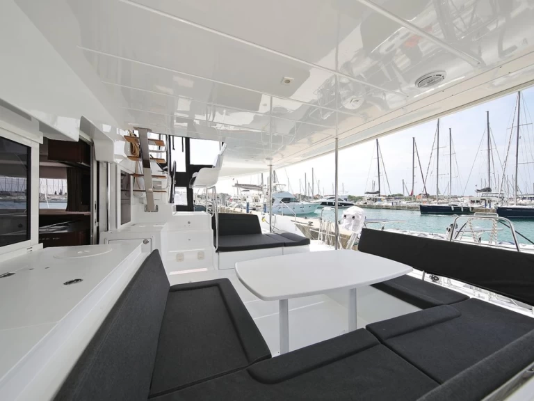 Hire a Lagoon Lagoon 450 Sport Top Biograd na Moru