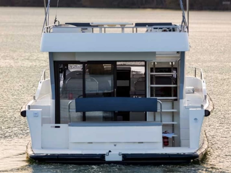 Hire a Premier Horizon 1 Saint-Gilles du Gard