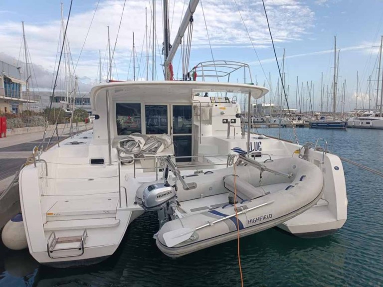 Yacht hire Pula cheap Lagoon 40