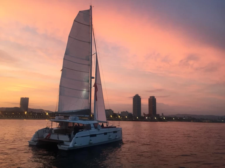 Catamaran to hire Barcelona at the best price