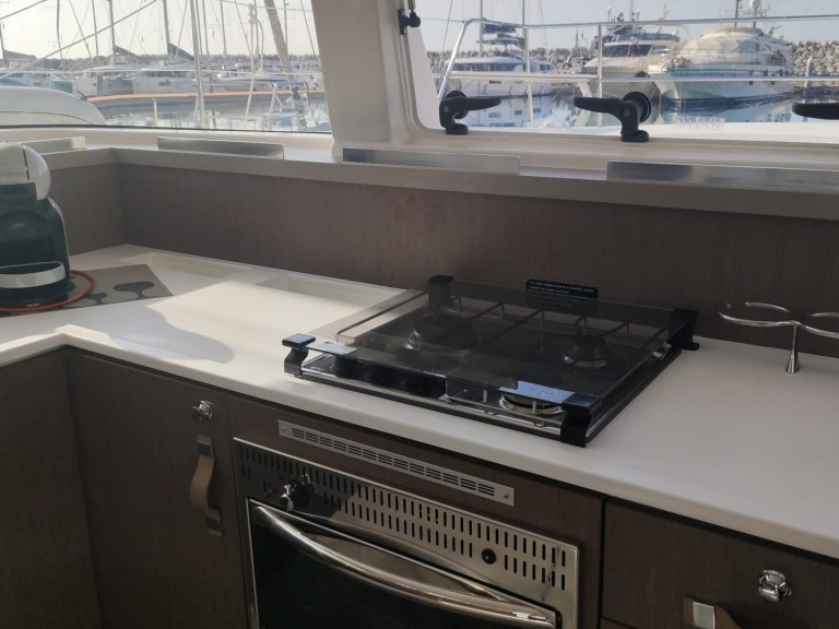 Charter a Bali Bali 4.2 in Salerno on Samboat