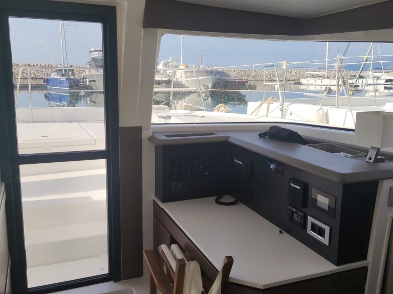 Hire Catamaran Bali with a boat licence