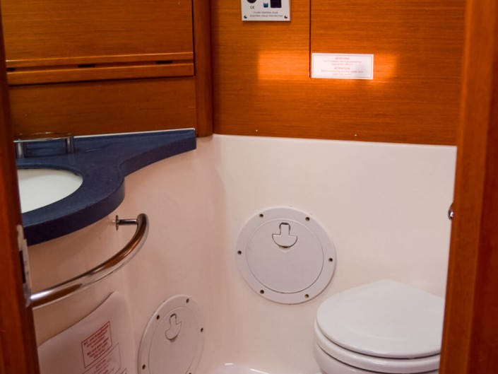 Sailboat to hire Kavála at the best price