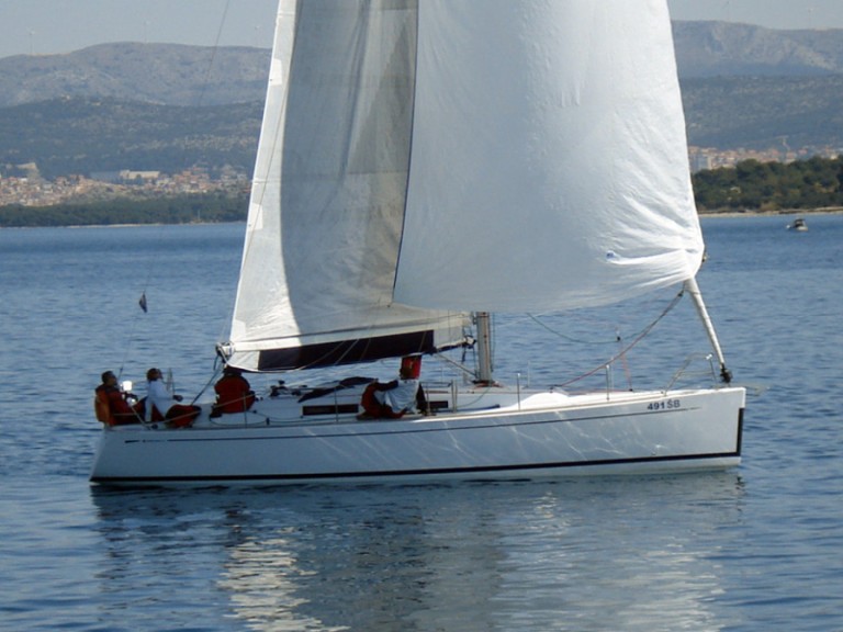 Sailboat to hire Šibenik at the best price