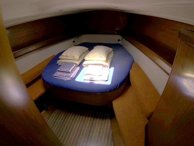 Yacht hire Šibenik cheap Grand Soleil 45