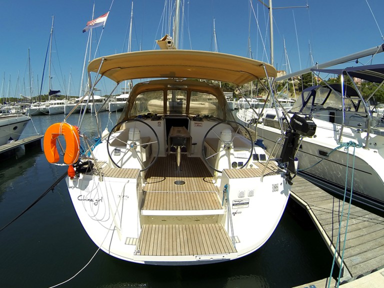 Sailboat to hire Šibenik at the best price