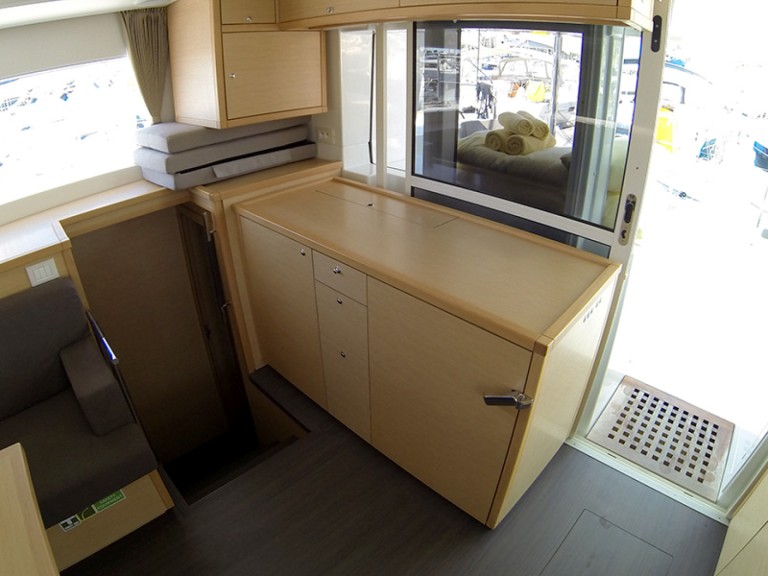 Catamaran to hire Šibenik at the best price