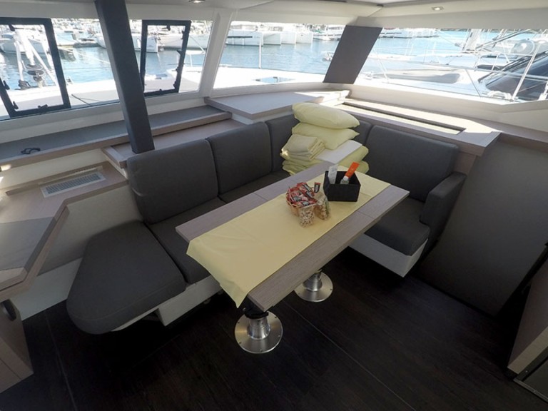 Catamaran to hire Šibenik at the best price