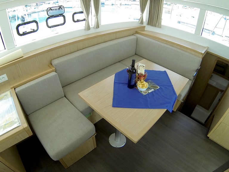 Catamaran to hire Šibenik at the best price