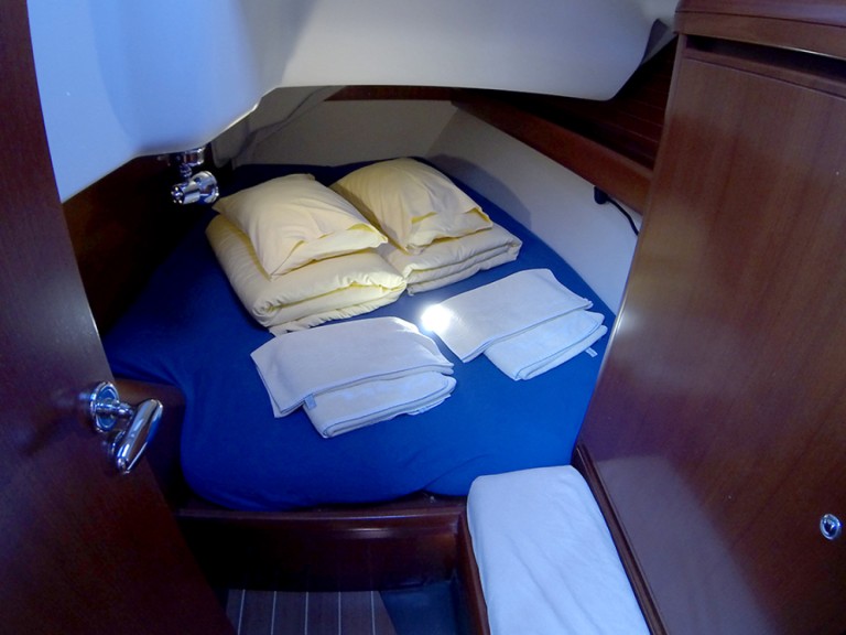 Grand Soleil Grand Soleil 37 R charter bareboat or skippered in  Šibenik
