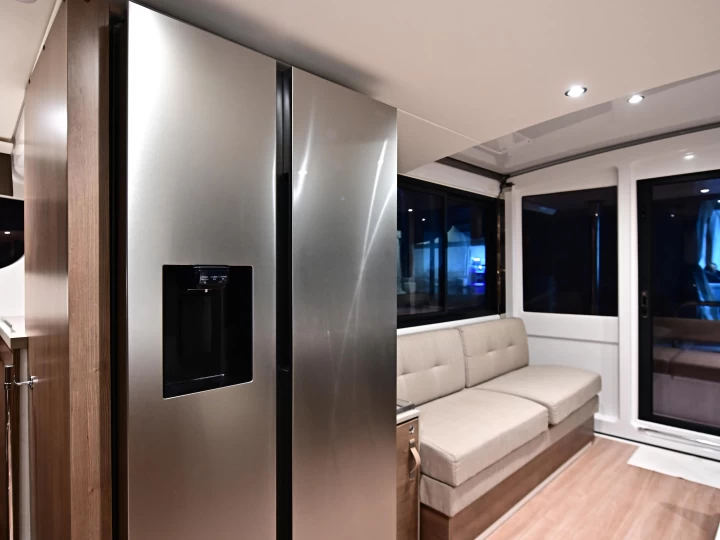 Charter a Bali Bali 4.4 in Salerno on Samboat