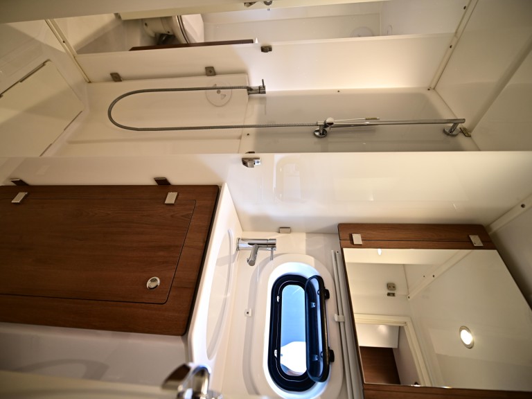 Catamaran to hire Salerno at the best price