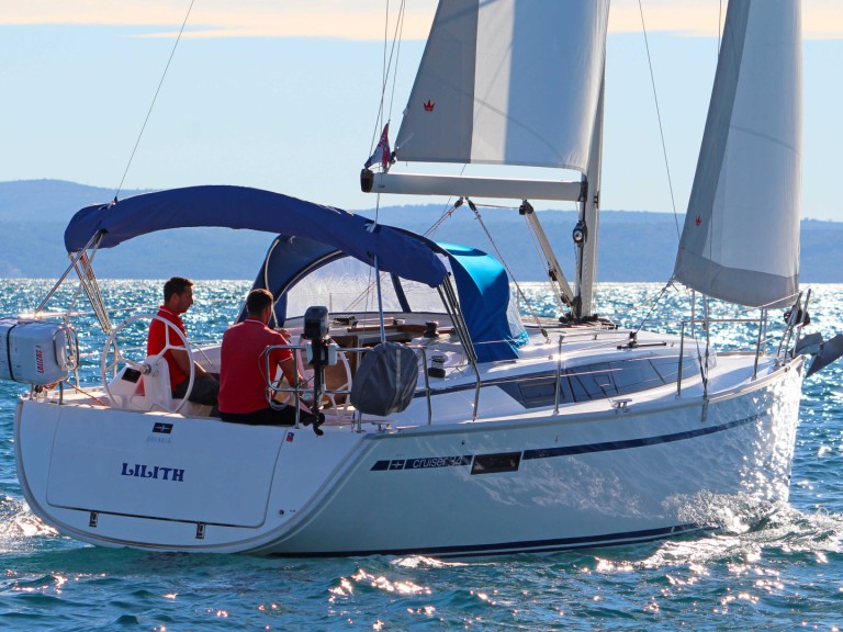 Sailboat to hire Split at the best price