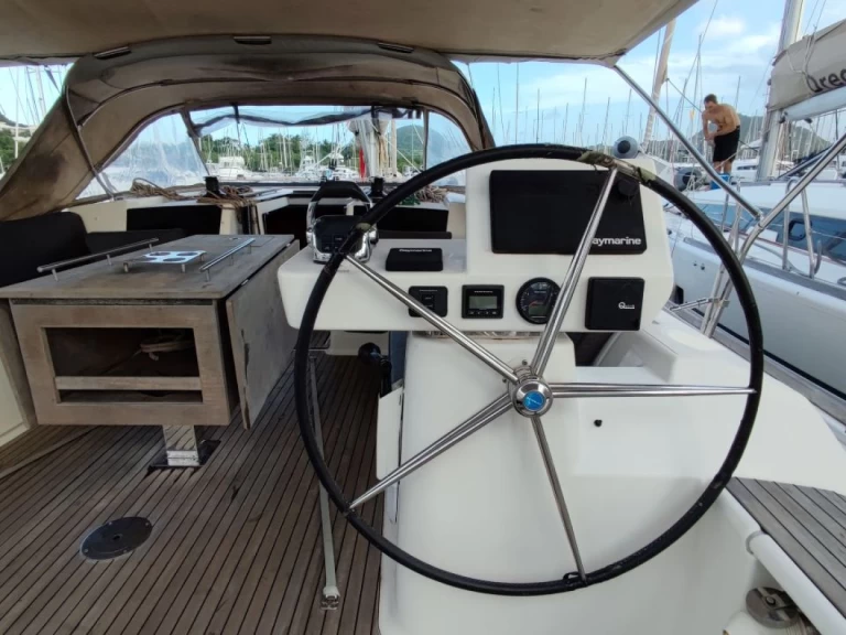 Yacht charter Le Marin - Dufour Dufour 520 Grand Large on SamBoat