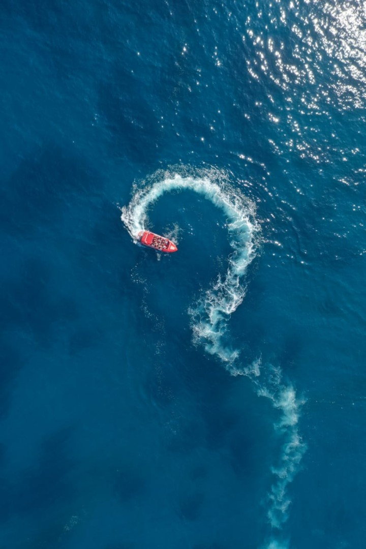 shark waverunner 700