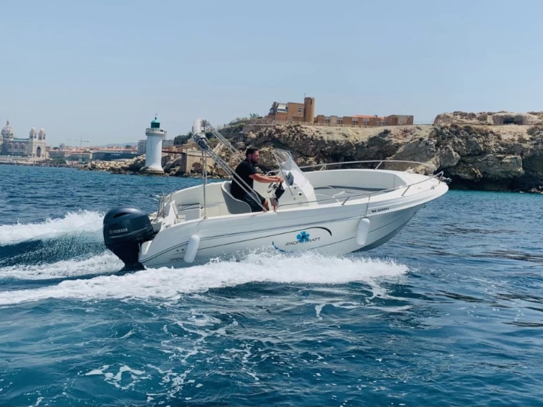Hire Motorboat Pacific Craft with a boat licence