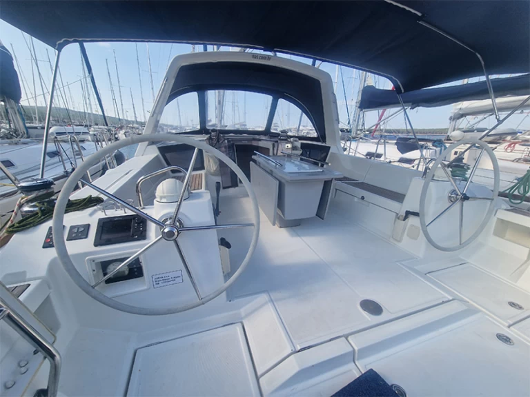 Yacht charter Punat - Bénéteau Oceanis 45 on SamBoat