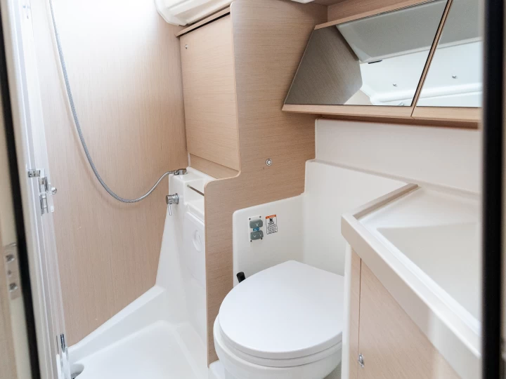 Hire Sailboat Bénéteau with a boat licence