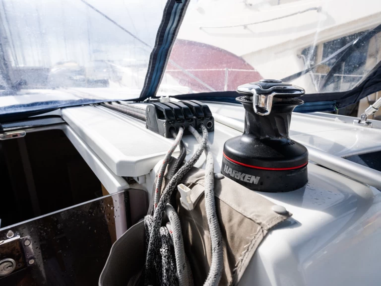 Yacht hire Castiglioncello cheap Oceanis 40.1