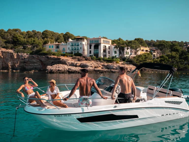 Hire Motorboat Karnic with a boat licence