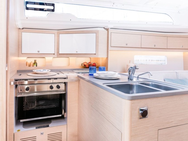 Hire a 74 DUFOUR 37 Arzon